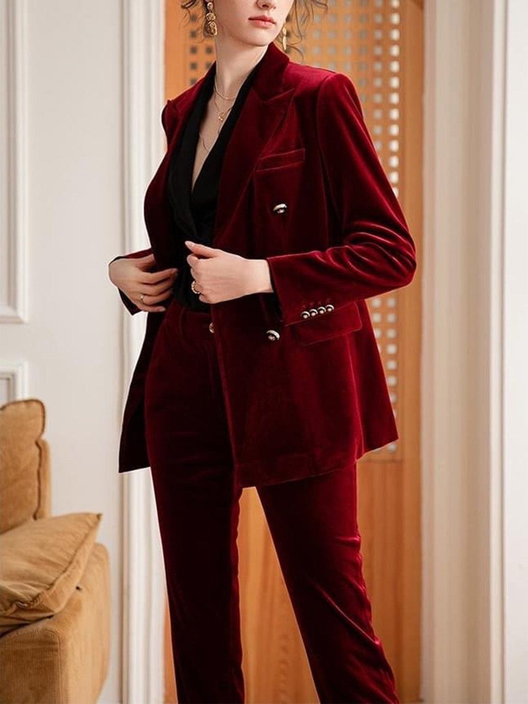 solovedress 2 Piece Burgundy Velvet Double Breasted Peak Lapel Women Suit